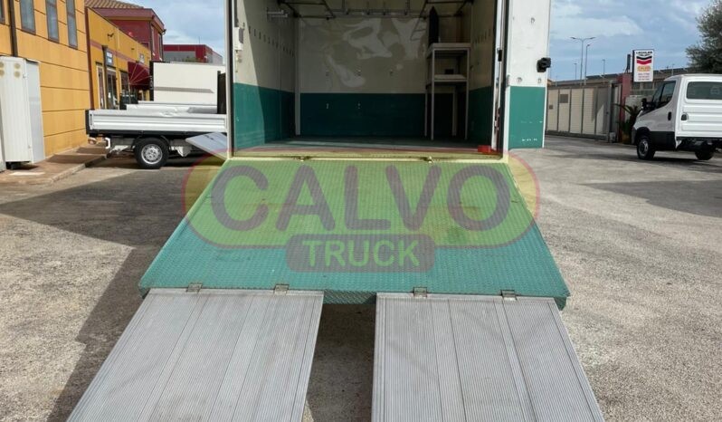 Iveco Eurocargo trasporto macchine da corsa - rampa